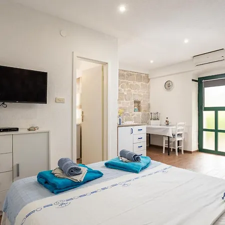 Aparrtment Terra- Combine Beach&old Town Split