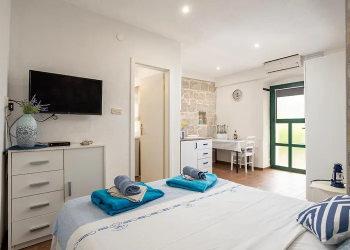 Aparrtment Terra- Combine Beach&old Town سبليت