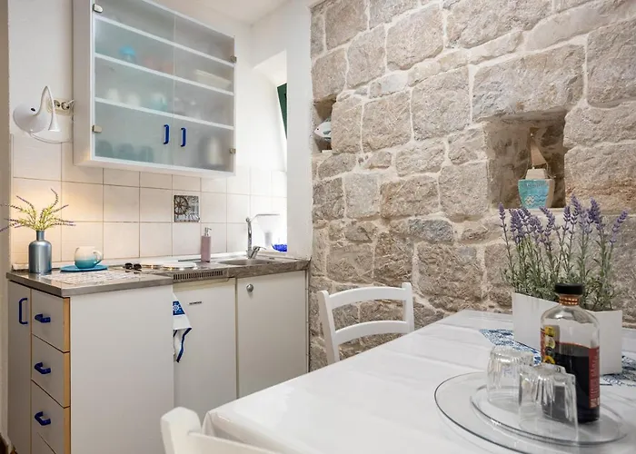 Aparrtment Terra- Combine Beach&old Town דירה *